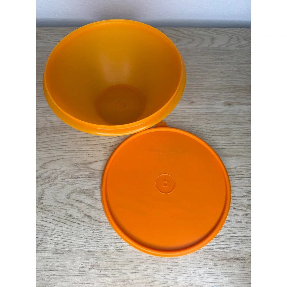 Vintage Tupperware Orange Servalier Bowl with Sunburst Lid 886-7 Retro Kitchen